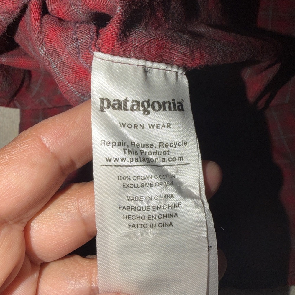 Patagonia button down Long Sleeve Plaid Red Men's XL 100% Organic Cotton - Picture 10 of 11